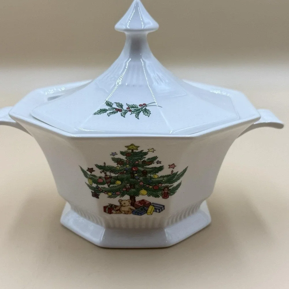 Nikko Christmastime Sauce Tureen Bowl and Lid Gravy Boat Vintage Japan White